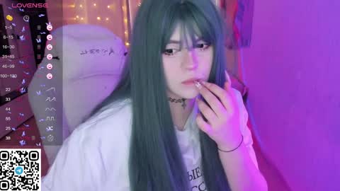 Selena  online show from March 26, 2026, 5:35 am