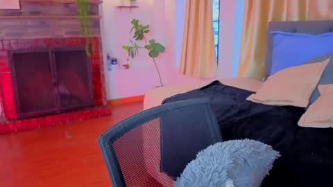 Call me S E L E N A   online show from April 3, 2026, 4:16 pm