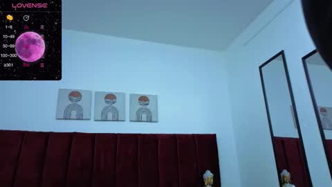 Selena online show from November 7, 2025, 12:05 pm