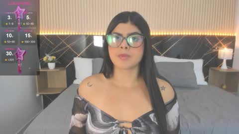 Snapshot of selena_diaz_ chatting on February 19, 2026, 2:29 am Selena online show from February 19, 2026, 2:29 am