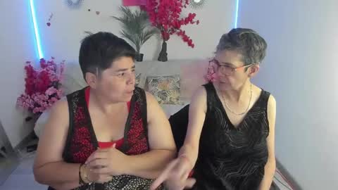 Selena online show from September 22, 2025, 11:34 am