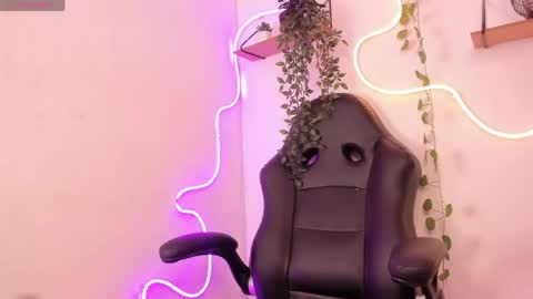 Snapshot of selena_ferreira chatting on April 15, 2026, 11:17 am Selena online show from April 15, 2026, 11:17 am