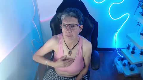 Snapshot of selena_ferreira chatting on July 15, 2026, 7:19 pm Selena online show from July 15, 2026, 7:19 pm