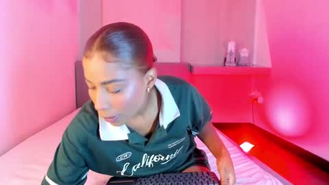 Selena online show from September 27, 2025, 10:31 am