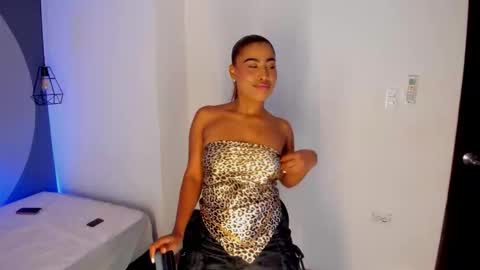 Selena online show from October 9, 2025, 11:41 am