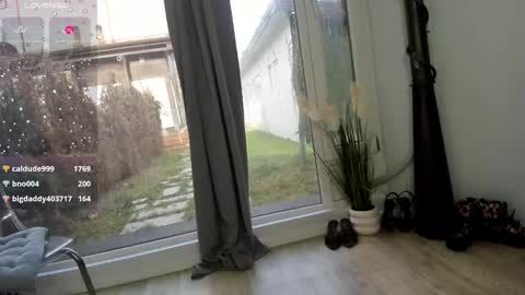 Selena online show from February 6, 2025, 10:26 am