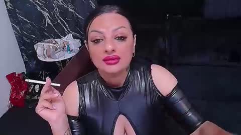 Snapshot of selena_vixen chatting on July 12, 2026, 3:41 am Selene online show from July 12, 2026, 3:41 am