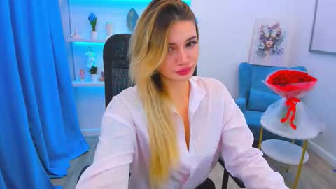 Snapshot of selenaemoore chatting on September 21, 2025, 7:26 pm selenaemoore online show from September 21, 2025, 7:26 pm