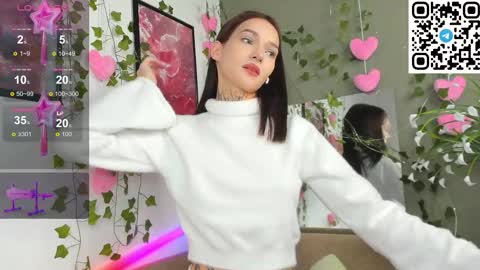 Selena online show from October 8, 2025, 1:14 am