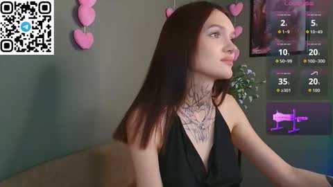 Selena online show from December 5, 2025, 1:03 am