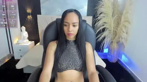 selene_diior online show from May 8, 2026, 11:48 am