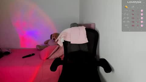 Snapshot of selene_e chatting on January 24, 2025, 10:41 pm Karol. online show from January 24, 2025, 10:41 pm