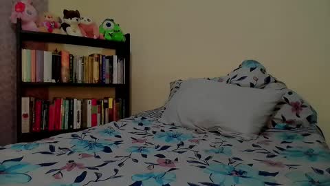 Snapshot of selene_hebe chatting on April 25, 2026, 2:14 am selene_hebe online show from April 25, 2026, 2:14 am