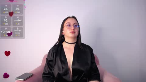 selene_swee online show from April 9, 2026, 8:03 pm