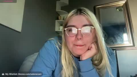 Snapshot of selenebaby chatting on May 27, 2026, 10:51 pm Selene online show from May 27, 2026, 10:51 pm