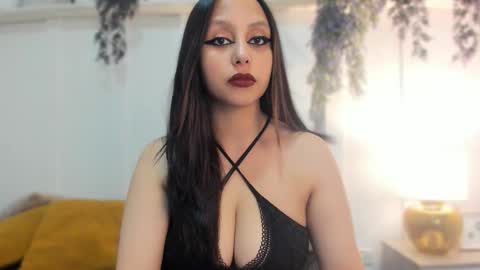 Selene  online show from December 18, 2025, 3:12 am