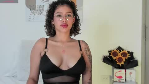 Sele online show from October 24, 2025, 8:16 pm