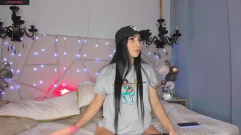 Selenee online show from January 5, 2025, 4:38 pm