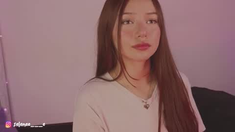 Snapshot of selenee___e chatting on February 19, 2025, 2:12 am selene online show from February 19, 2025, 2:12 am