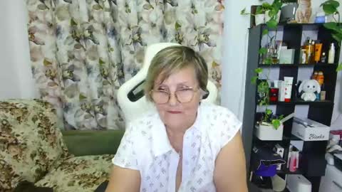 Snapshot of selenna57 chatting on January 13, 2025, 10:45 pm Selenna online show from January 13, 2025, 10:45 pm