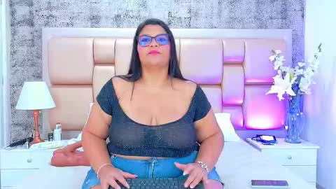 Snapshot of selennacooper chatting on December 5, 2025, 11:30 am Selenna Cooper online show from December 5, 2025, 11:30 am