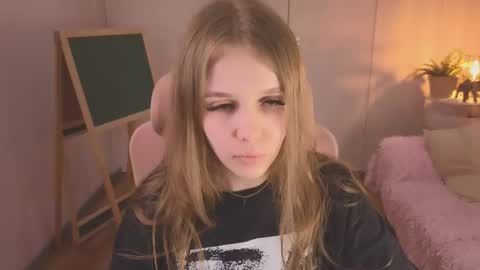 selens_hells_weet online show from May 1, 2026, 2:10 pm