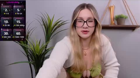 Selina Mae online show from September 24, 2025, 2:26 am