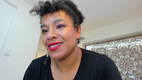 Snapshot of selket_ chatting on January 6, 2025, 2:14 pm Selket online show from January 6, 2025, 2:14 pm