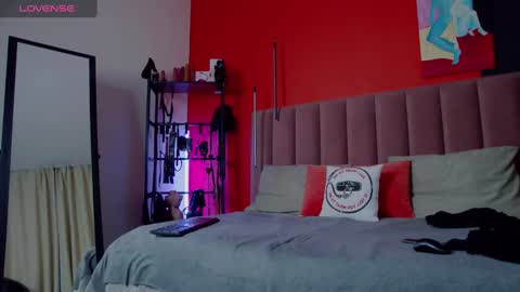 Nicole online show from February 25, 2025, 1:52 am