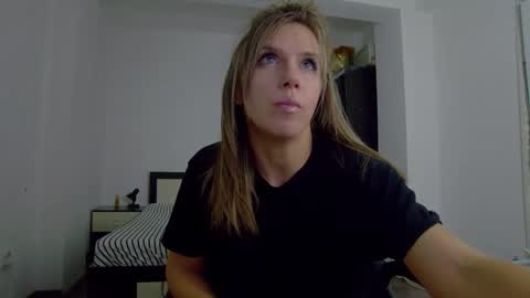 sellena_angel online show from November 13, 2025, 8:30 pm