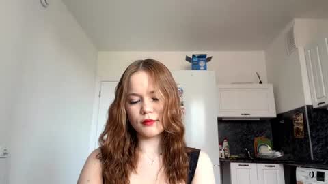 Snapshot of selmacalumag chatting on July 5, 2026, 6:53 am Lily online show from July 5, 2026, 6:53 am