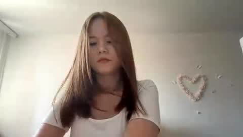 Snapshot of selmacalumag chatting on July 26, 2026, 9:49 am Lily online show from July 26, 2026, 9:49 am