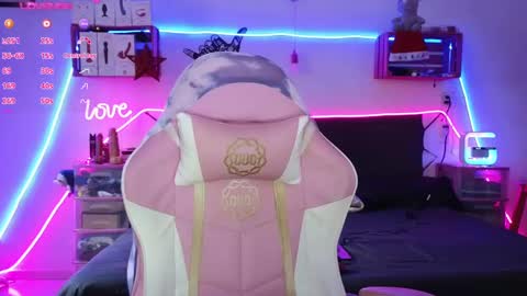 Selvaggia Del Caribe online show from December 18, 2024, 5:10 pm