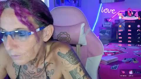 Selvaggia Del Caribe online show from April 3, 2026, 6:17 pm