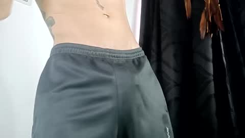 sem_alas online show from February 8, 2025, 10:19 pm