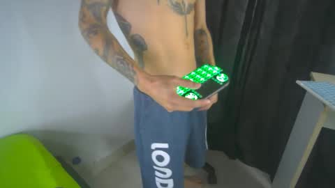 sem_alas online show from March 1, 2025, 3:43 am