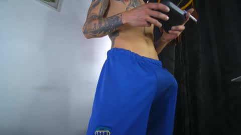 sem_alas online show from September 21, 2025, 8:54 pm