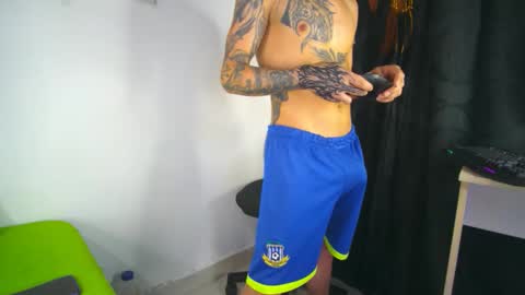 sem_alas online show from December 4, 2025, 1:59 am