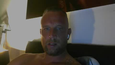 Snapshot of sence08 chatting on September 10, 2025, 11:05 pm sence08 online show from September 10, 2025, 11:05 pm