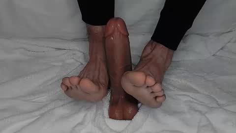 Snapshot of senpai_tomy chatting on November 6, 2025, 11:04 pm senpai online show from November 6, 2025, 11:04 pm