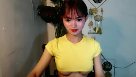 Snapshot of sensational_yeng chatting on March 27, 2026, 5:12 pm sensational_yeng online show from March 27, 2026, 5:12 pm