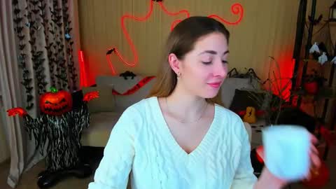 sensitiveheartt online show from October 28, 2025, 7:27 pm