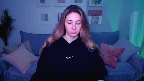 sensitiveheartt online show from April 8, 2026, 11:32 am