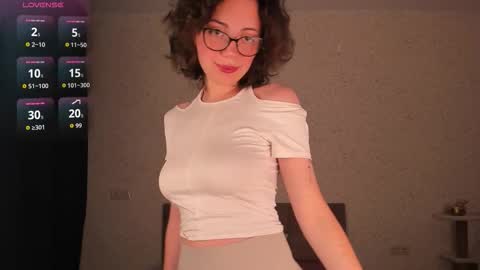 Snapshot of sensual_elza chatting on October 17, 2025, 10:51 am Elza online show from October 17, 2025, 10:51 am