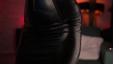 Snapshot of sensual_jassmine chatting on May 31, 2026, 6:09 pm Jasmine online show from May 31, 2026, 6:09 pm
