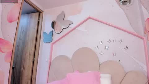 Snapshot of sensual_shanel chatting on May 17, 2026, 3:37 am sensual_shanel online show from May 17, 2026, 3:37 am
