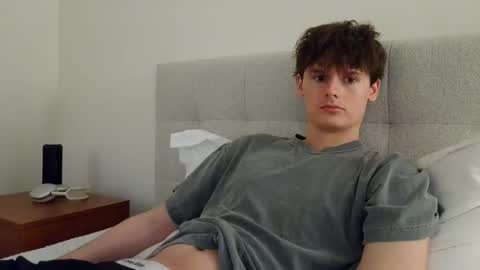 Snapshot of sensualalien chatting on November 7, 2025, 10:21 pm Cam online show from November 7, 2025, 10:21 pm