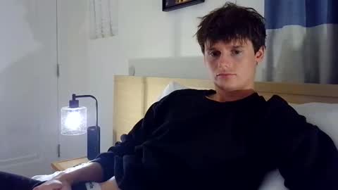 Snapshot of sensualalien chatting on November 25, 2025, 2:44 am Cam online show from November 25, 2025, 2:44 am