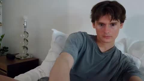 Snapshot of sensualalien chatting on November 27, 2025, 6:15 am Cam online show from November 27, 2025, 6:15 am