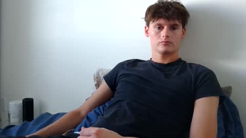 Snapshot of sensualalien chatting on April 15, 2026, 9:59 pm Cam online show from April 15, 2026, 9:59 pm